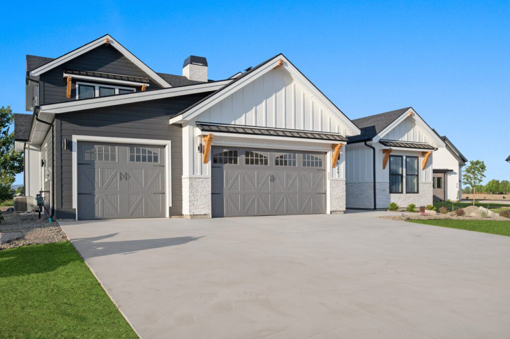 03 Front Left Of Home