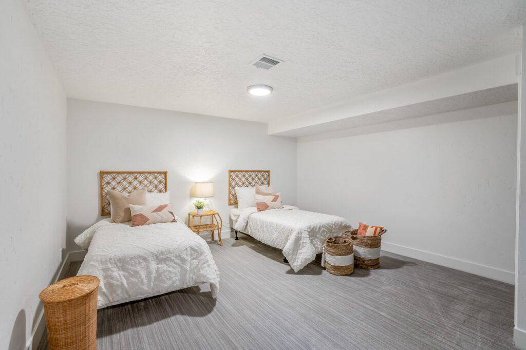 2269 S Scyene Way 45