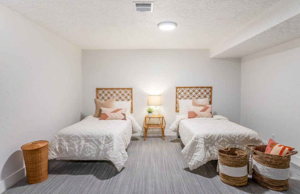 2269 S Scyene Way 46