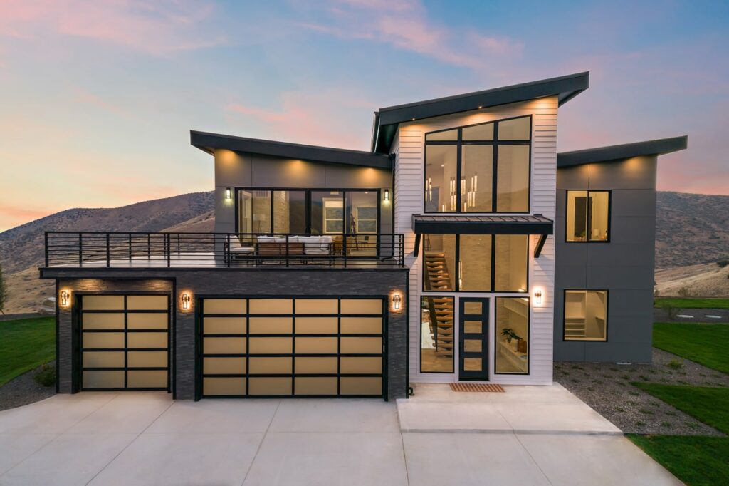 6599 N High Valley 1