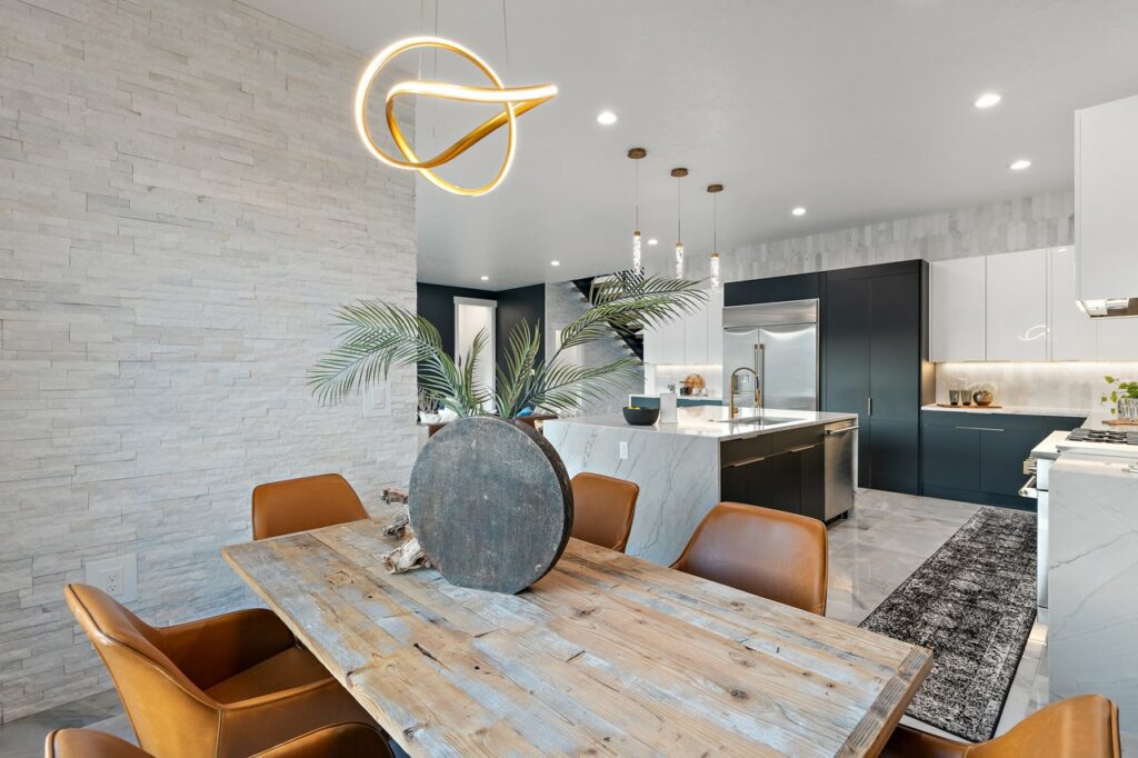 6599 N High Valley 15