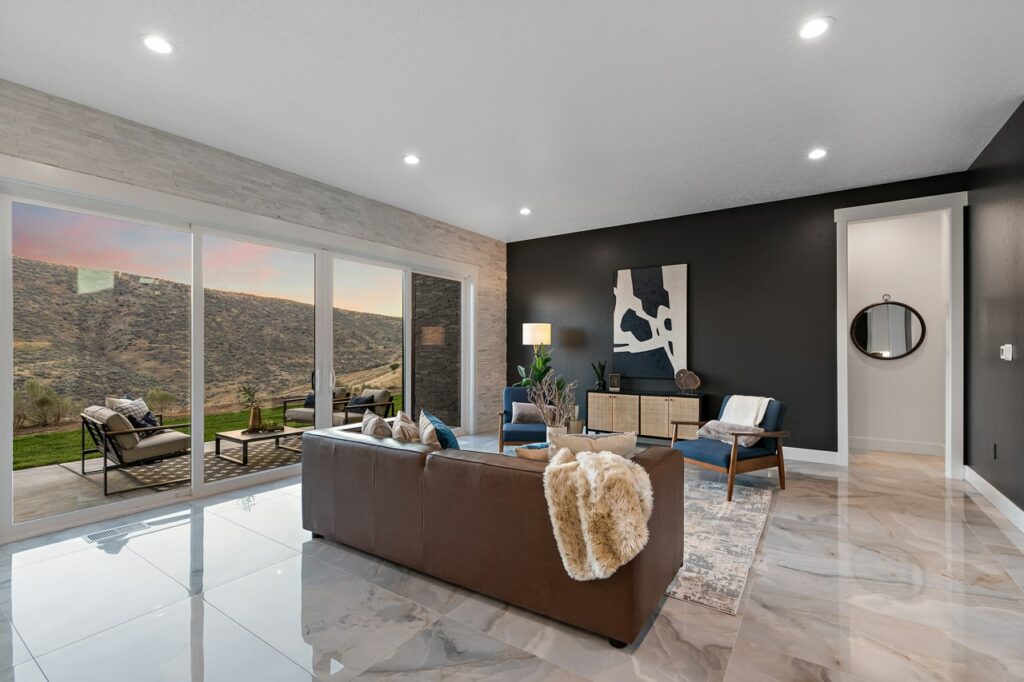 6599 N High Valley 22