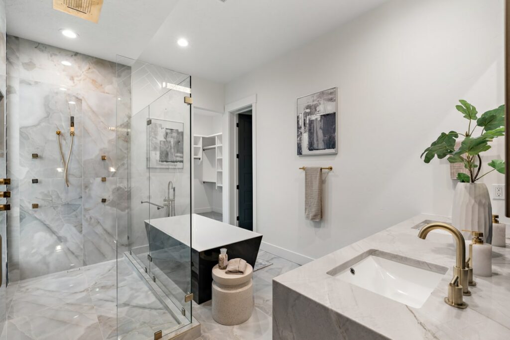 6599 N High Valley 33