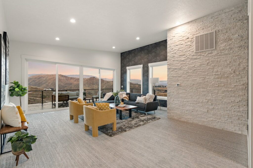 6599 N High Valley 44