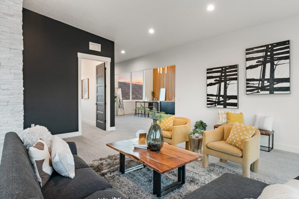 6599 N High Valley 48