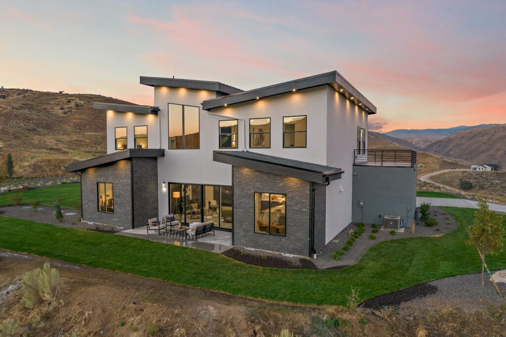 6599 N High Valley 63