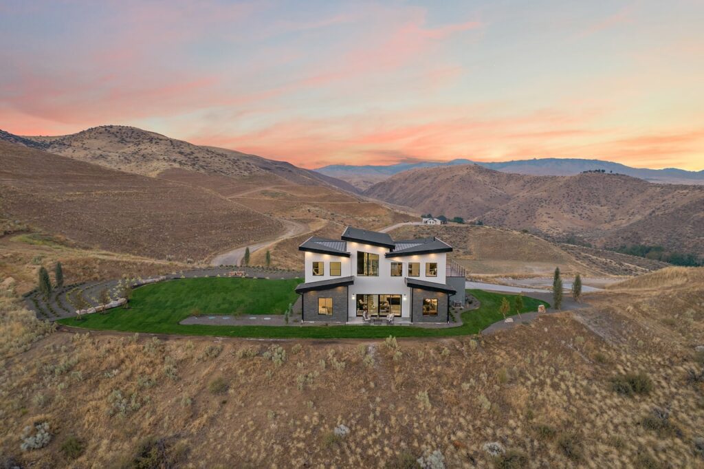 6599 N High Valley 65