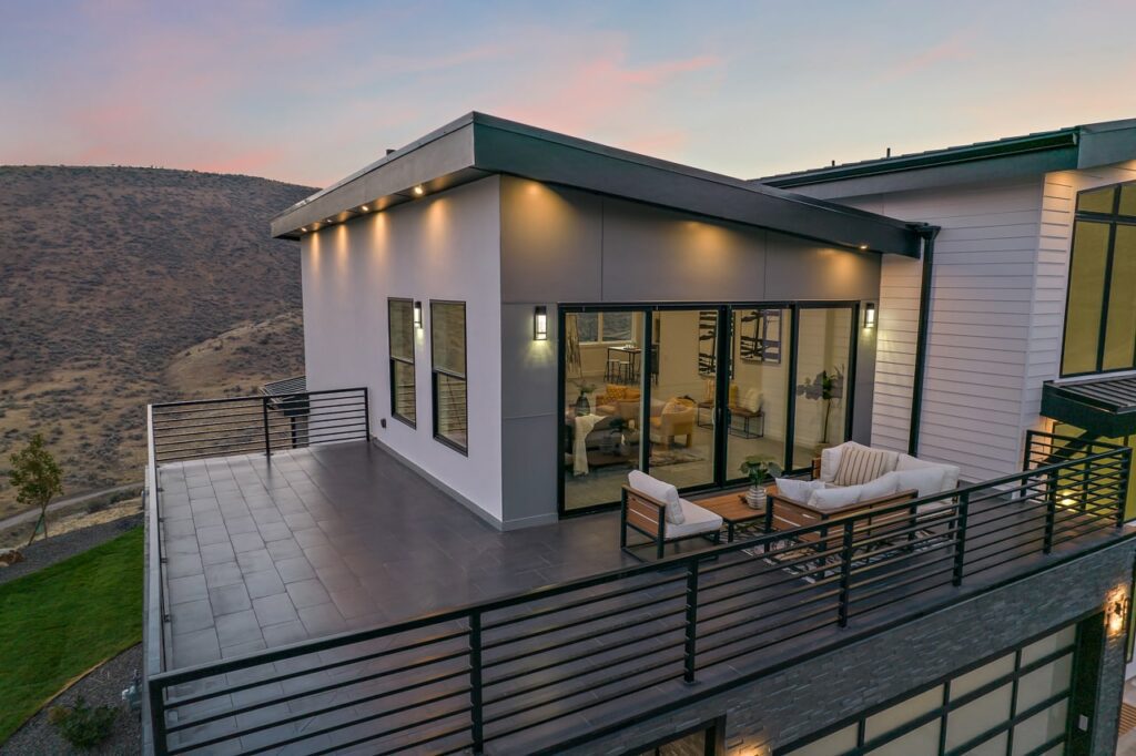 6599 N High Valley 70