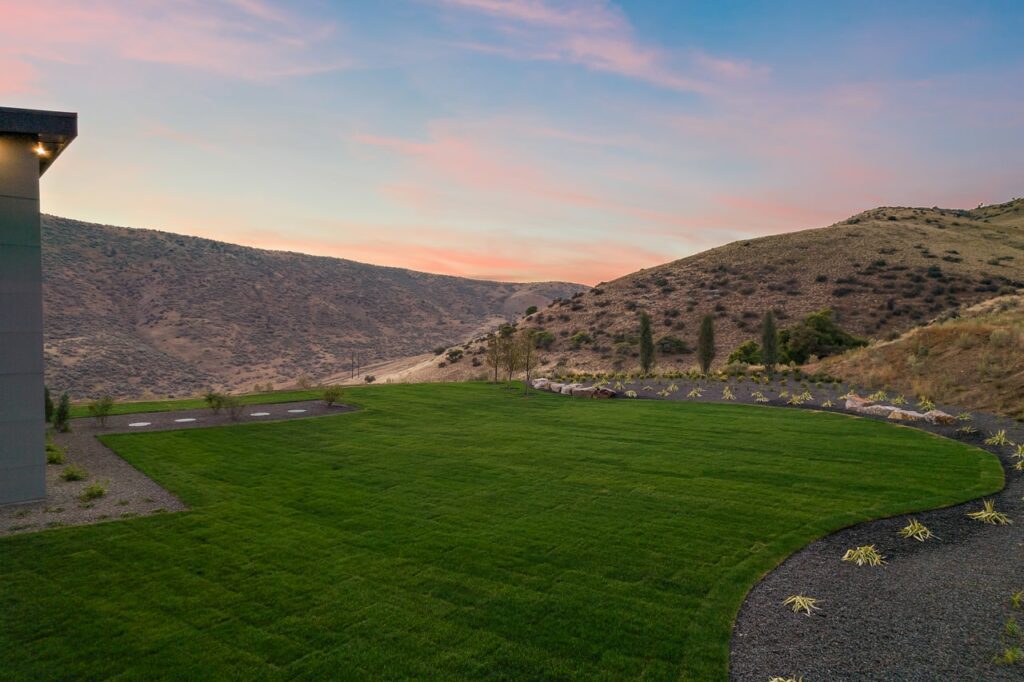 6599 N High Valley 71