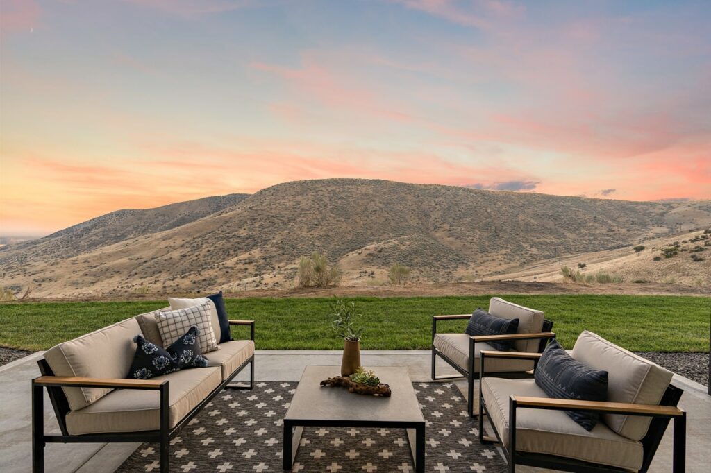 6599 N High Valley 8