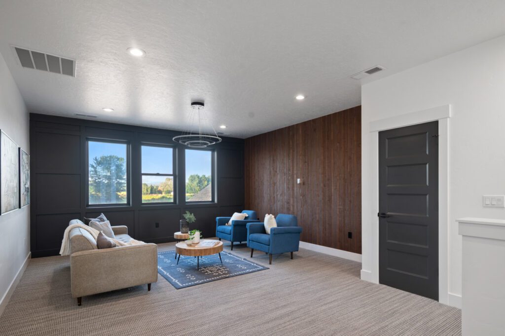 73 Upstairs Living Area